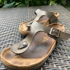 BIRKENSTOCKS- Mocha- GIZEH BIRKO-FLOR NUBUCK